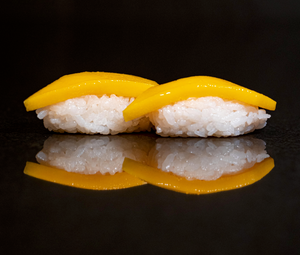Niguiri de mango 2 piezas